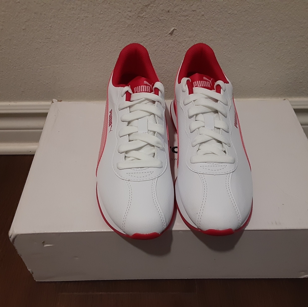 Puma - Picture 3 of 4